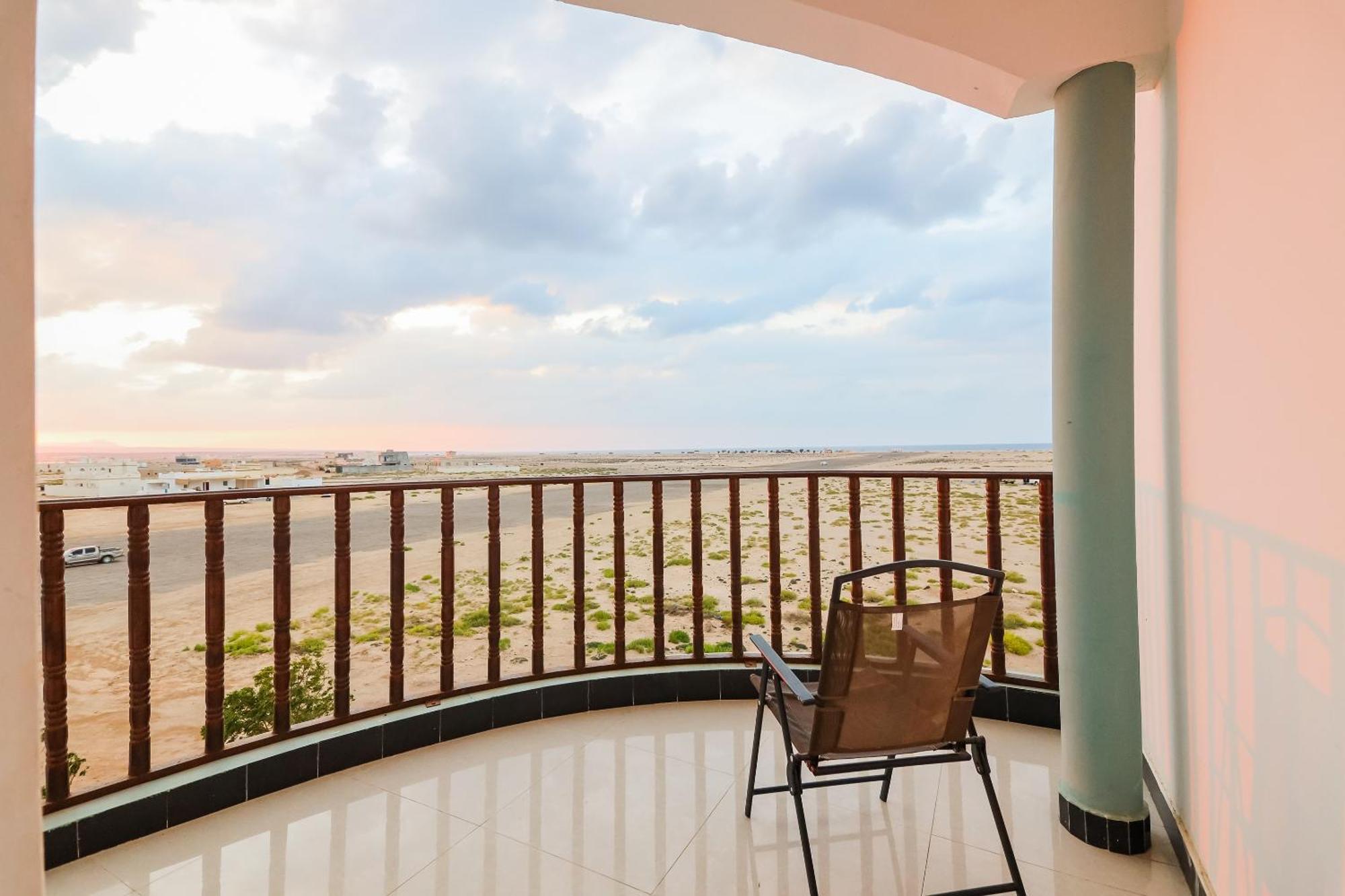 Super Oyo 110 Ras Al Hadd Guest House Exterior photo